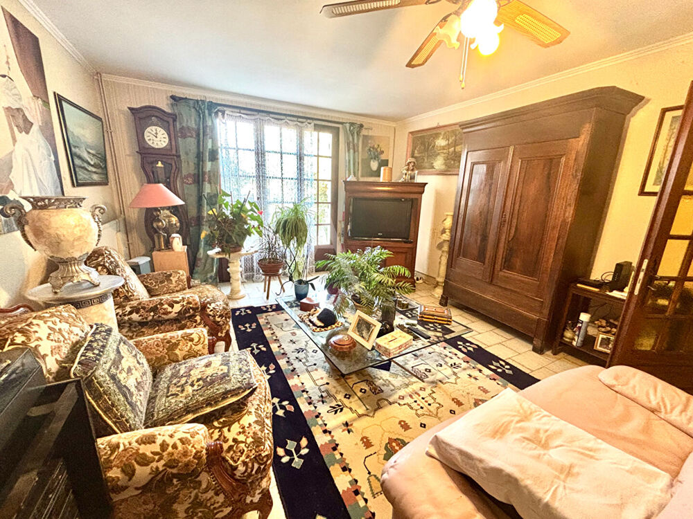 Vente Maison VILLEVEYRAC, Villa de 212m2 avec d�pendance sur 1033m2 de terrain Villeveyrac