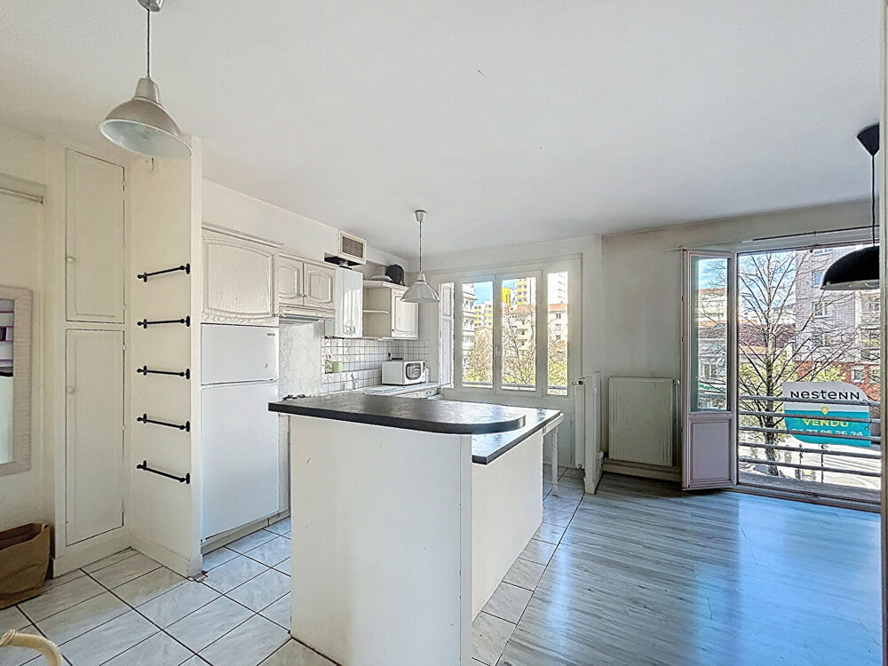 Vente Appartement Exclusivité NESTENN : Charmant appartement 2 pièces à vendre à Centre 2, Saint-Étienne Saint etienne