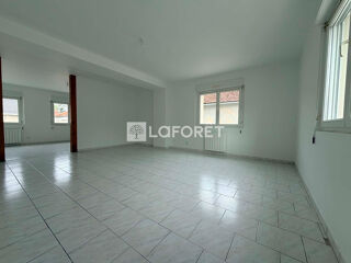  Appartement à louer 3 pièces 94 m²