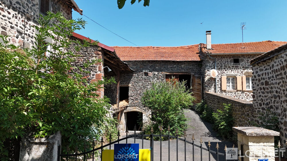Corps de ferme en pierre avec grange - 151 m² -- Fort potentiel