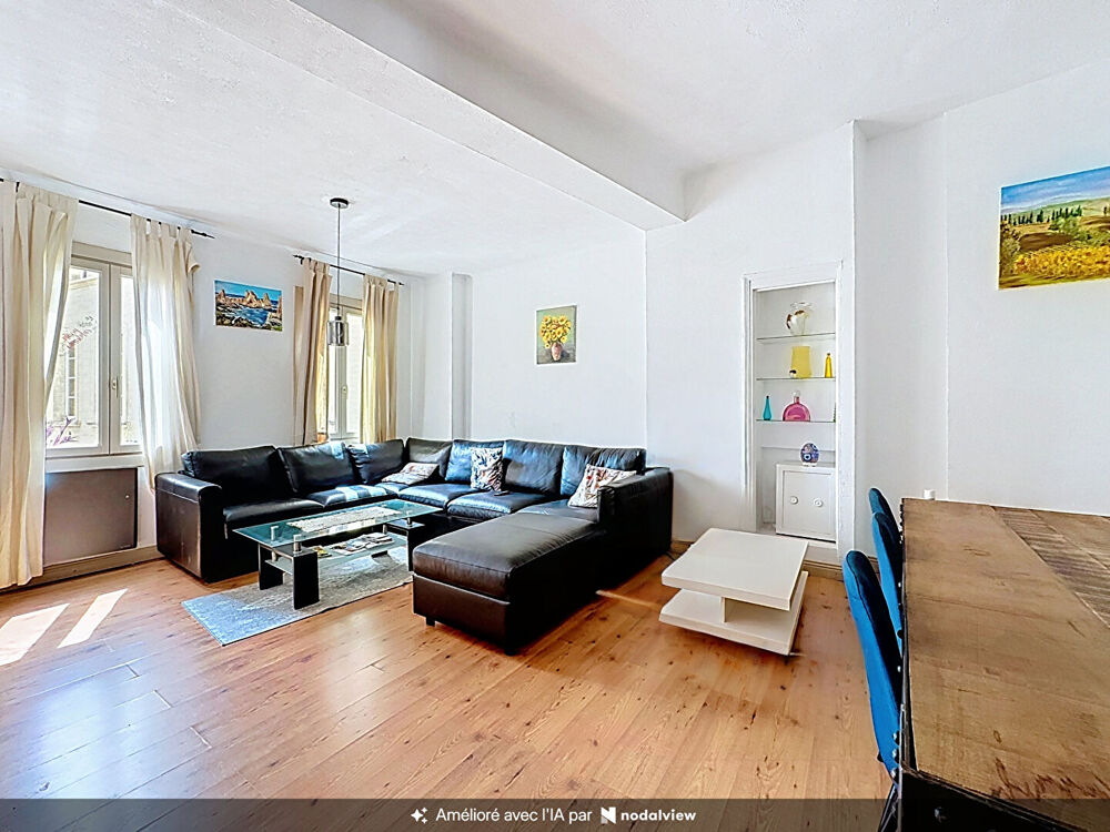 AVIGNON INTRA-MUROS - PLACE DU CHANGE - T4 MEUBLÉ DE 92 M²