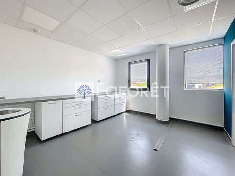   Local professionnel, bureaux 98 m² dans parc tertiaire 