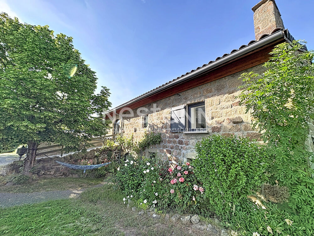 Vente Maison COUP DE COEUR GRAZAC ! Spacieux corps de ferme rénové d'environ 200 m2 et 1600 m2 de terrain Grazac
