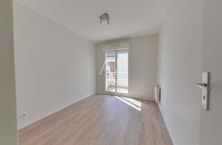  Appartement à louer 4 pièces 89 m²