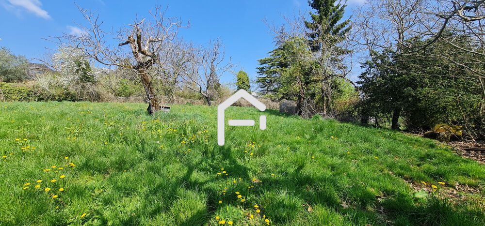 Vente Maison Grange de 166 m² sur 1 hectare de terrain ! Voutezac