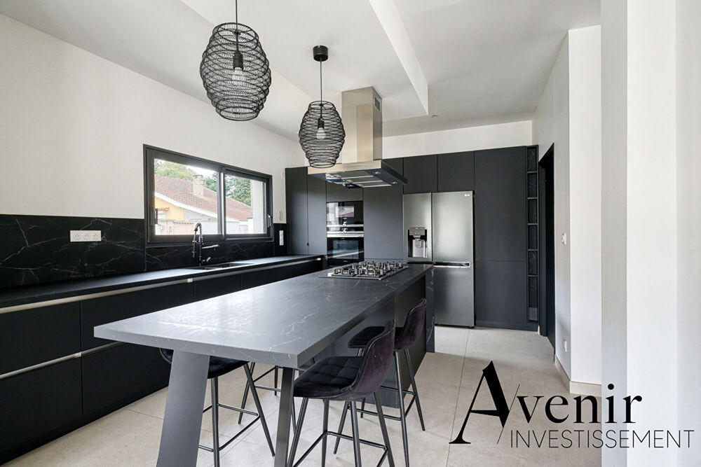 à vendre  Maison Meyzieu (69330)