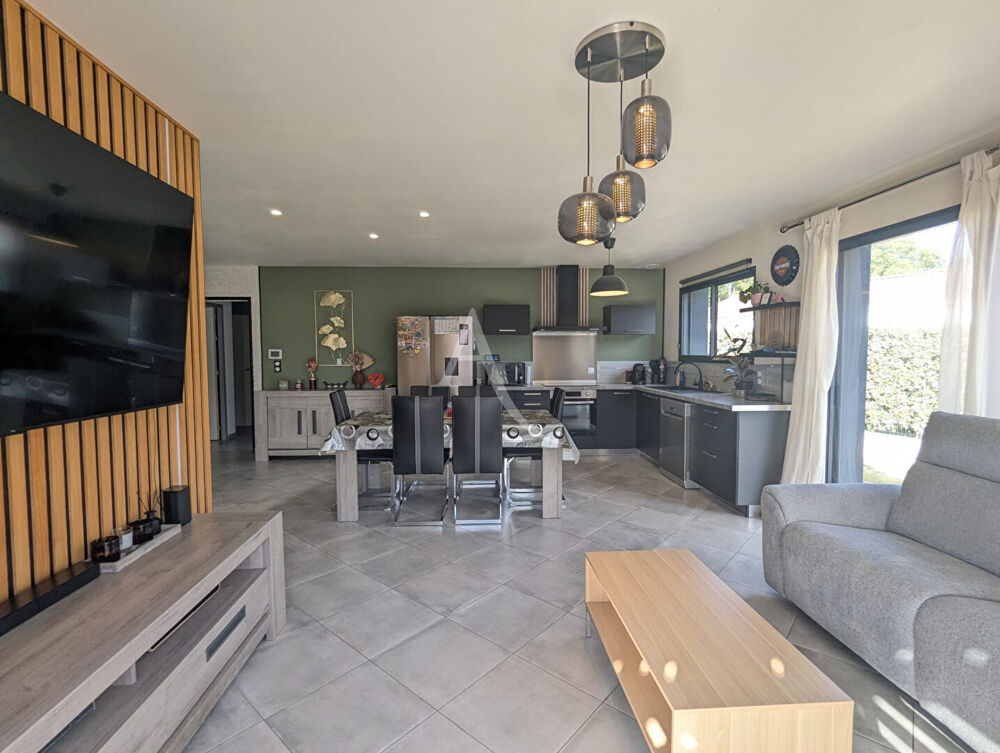 Maison récente de 2023 à vendre à Challans avec garage et terrain de 410 m²