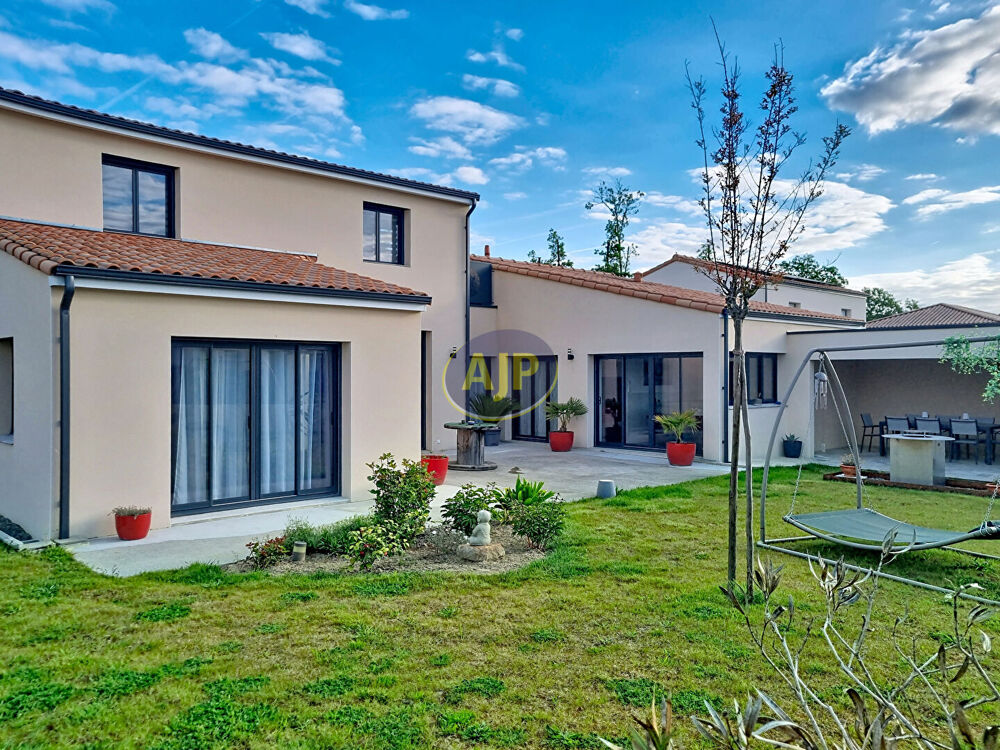 Maison 8 pièce(s) 235 m2