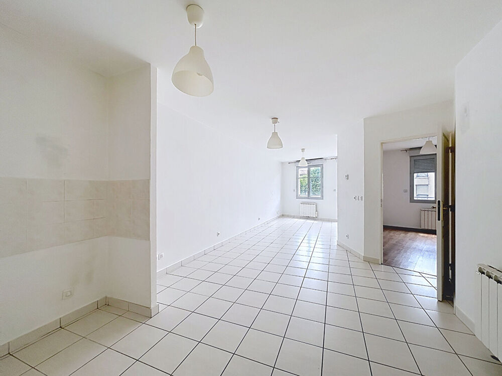 Vente Appartement EXCLUSIVITÉ ? Le T2 idéal : calme, lumineux et sécurisé avec parking couvert ! Saint etienne