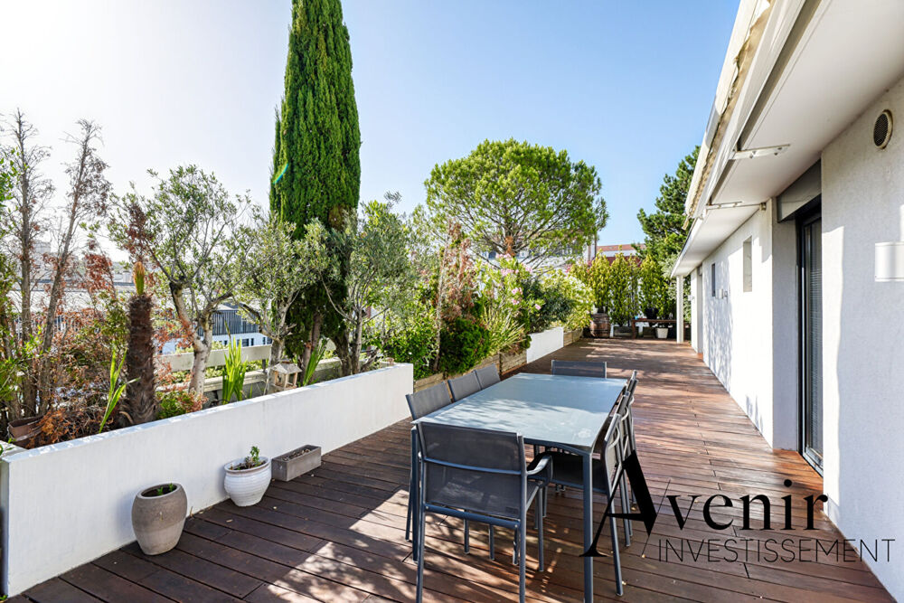 Penthouse d'exception 172m2 - Terrasse de 300m2 - Dernier étage - Climatisé - Garage double - Lyon 6ème