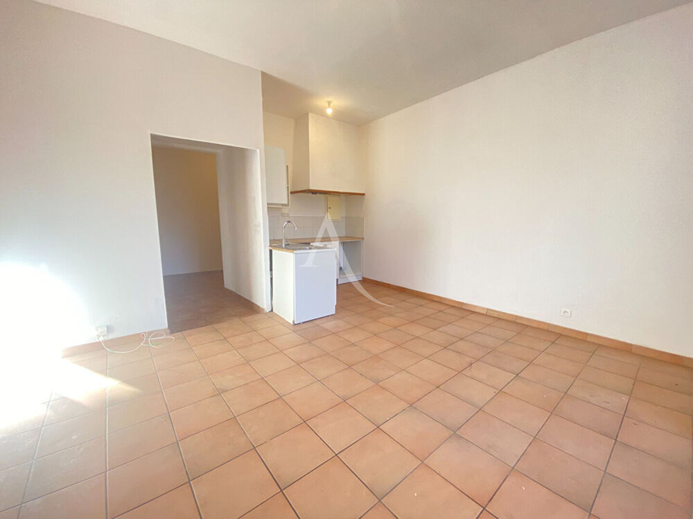 LEZIGNAN-CORBIERES - Appartement T2 à louer proche de toutes commodités
