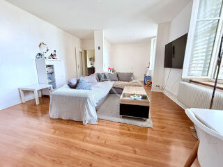 Appartement à louer 3 pièces 77 m²