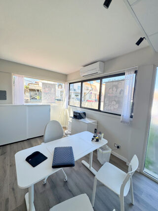  Immeuble à vendre 11 pièces 183 m²