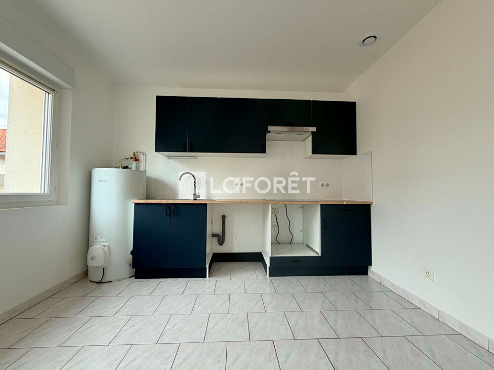 Appartement RDC, Attigny 93,74m²