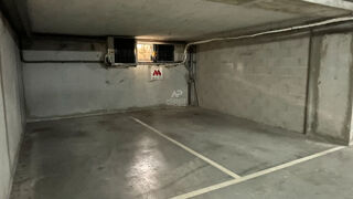  Parking / Garage à louer 