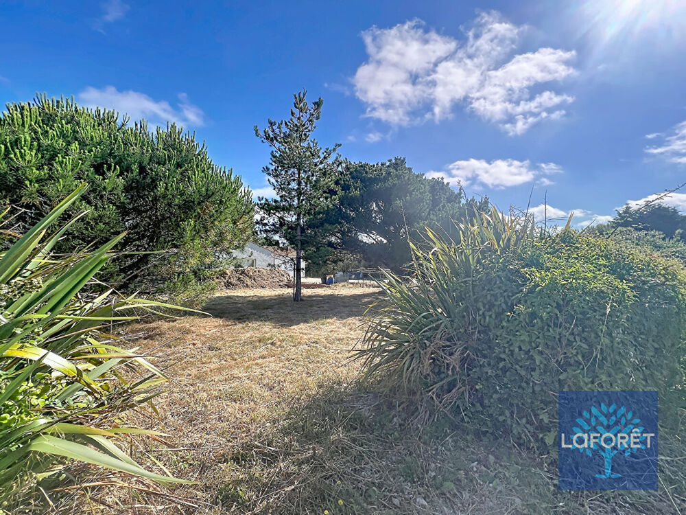 Vente Terrain SAINT URBAIN ! Terrain constructible de 803 m2 hors lotissement Saint urbain