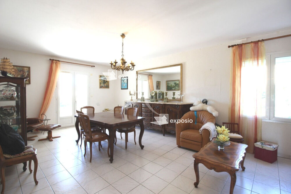 Carqueiranne Belle villa avec espace de vie de plain pied au Calme