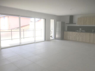  Appartement à louer 3 pièces 88 m²
