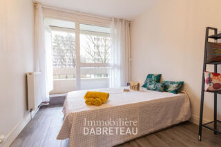  Appartement à louer 5 pièces 112 m²