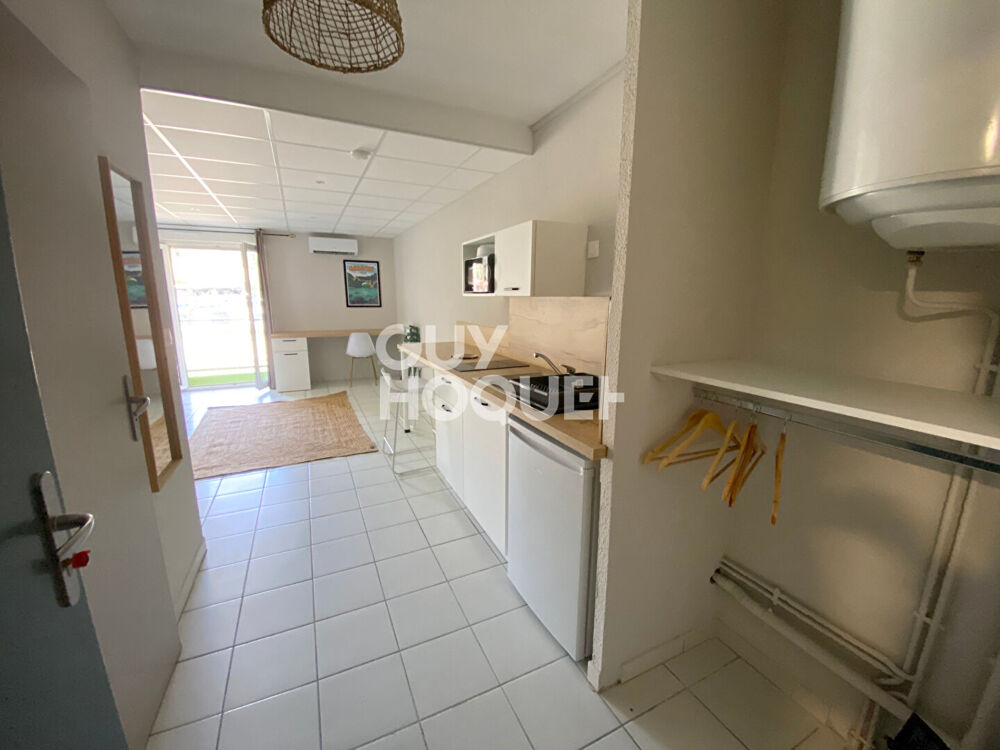 Location Appartement Studio meublé avec terrasse et stationnement, Idéal jeunes actifs et étudiants ! Aubenas