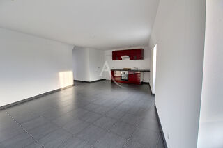  Appartement à louer 3 pièces 78 m²