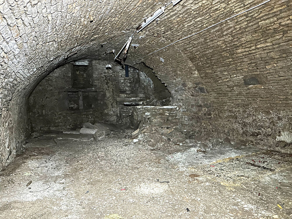 Cave 65 M2 Besançon