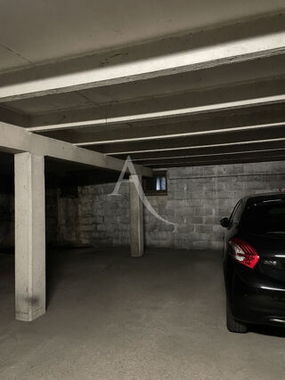  Parking / Garage  louer 12 m
