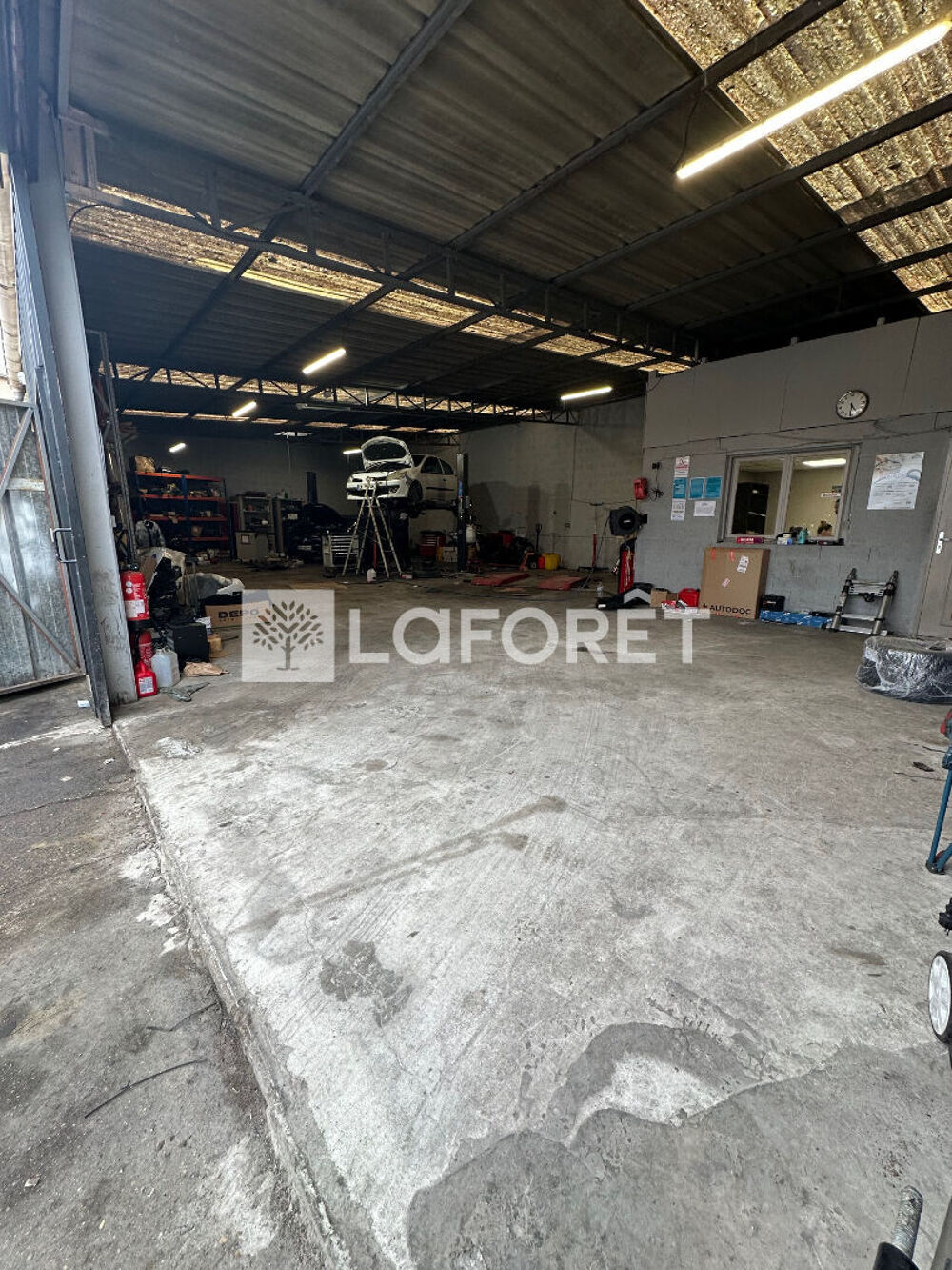 Vente Immeuble Local commercial Corbeil Essonnes 8 pièce(s) 225 m2 Corbeil essonnes