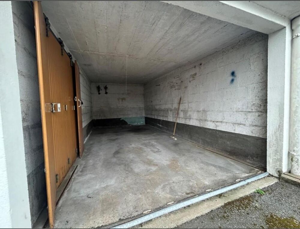 Location Parking/Garage Reze Reze