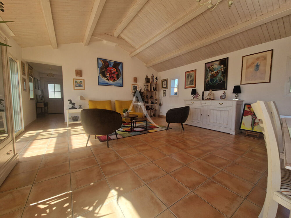 Maison BREM SUR MER à eux pas des commerces