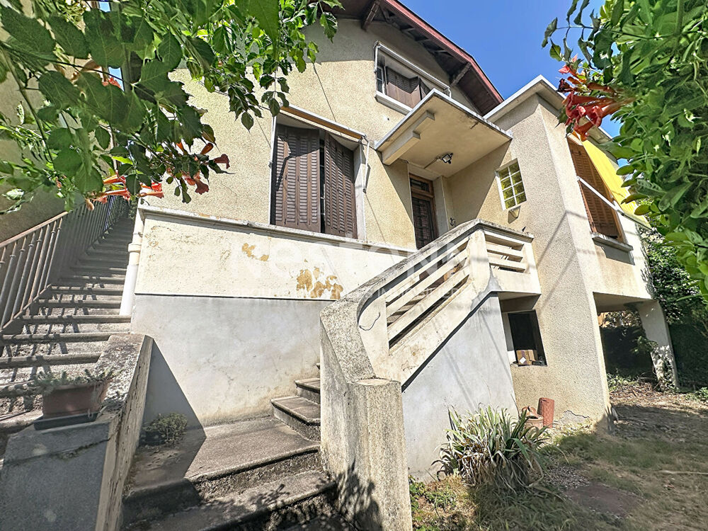 Vente Maison Maison 5 pièces 4 chambres avec jardin et garage - 69500 BRON Bron
