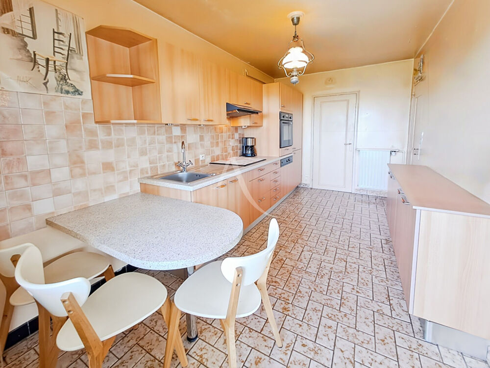 Appartement Arpajon 4 pièces, 3 chambres, 85m², 1 BOX, Terrasse et Balcon !