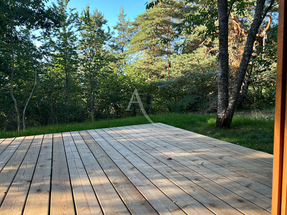 CHALET 4 PERSONNES AU BORD DU LAC D'AYDAT FACE AU PUY-DE-DOME