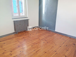  Appartement à louer 3 pièces 83 m²