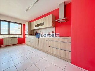  Appartement à louer 4 pièces 101 m²