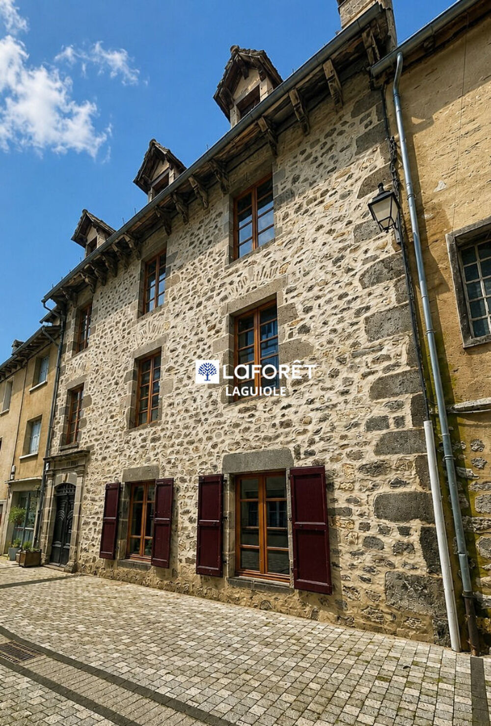Maison Mur De Barrez 8 pièce(s) 330 m2
