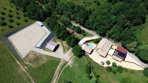   Ensemble immobilier de caract�re dans un cadre bucolique Villa - 10 pi�ce(s) - 290 m�