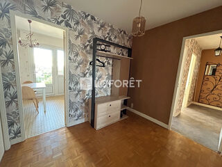  Appartement à louer 3 pièces 84 m²