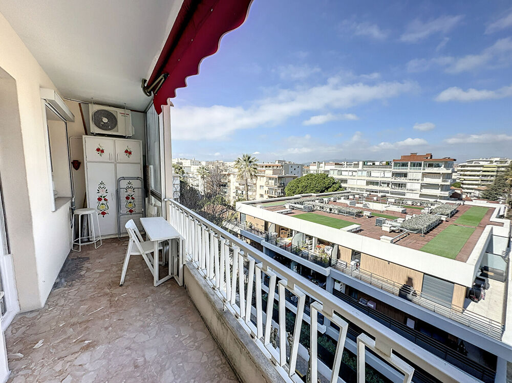 Location Appartement Très grand studio meublé avec terrasse Cannes