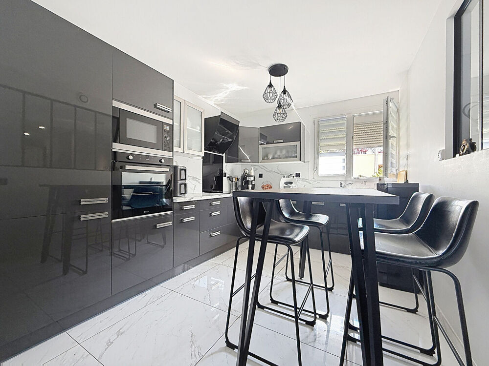 Maison Villefontaine 5 pièce(s) 90 m2