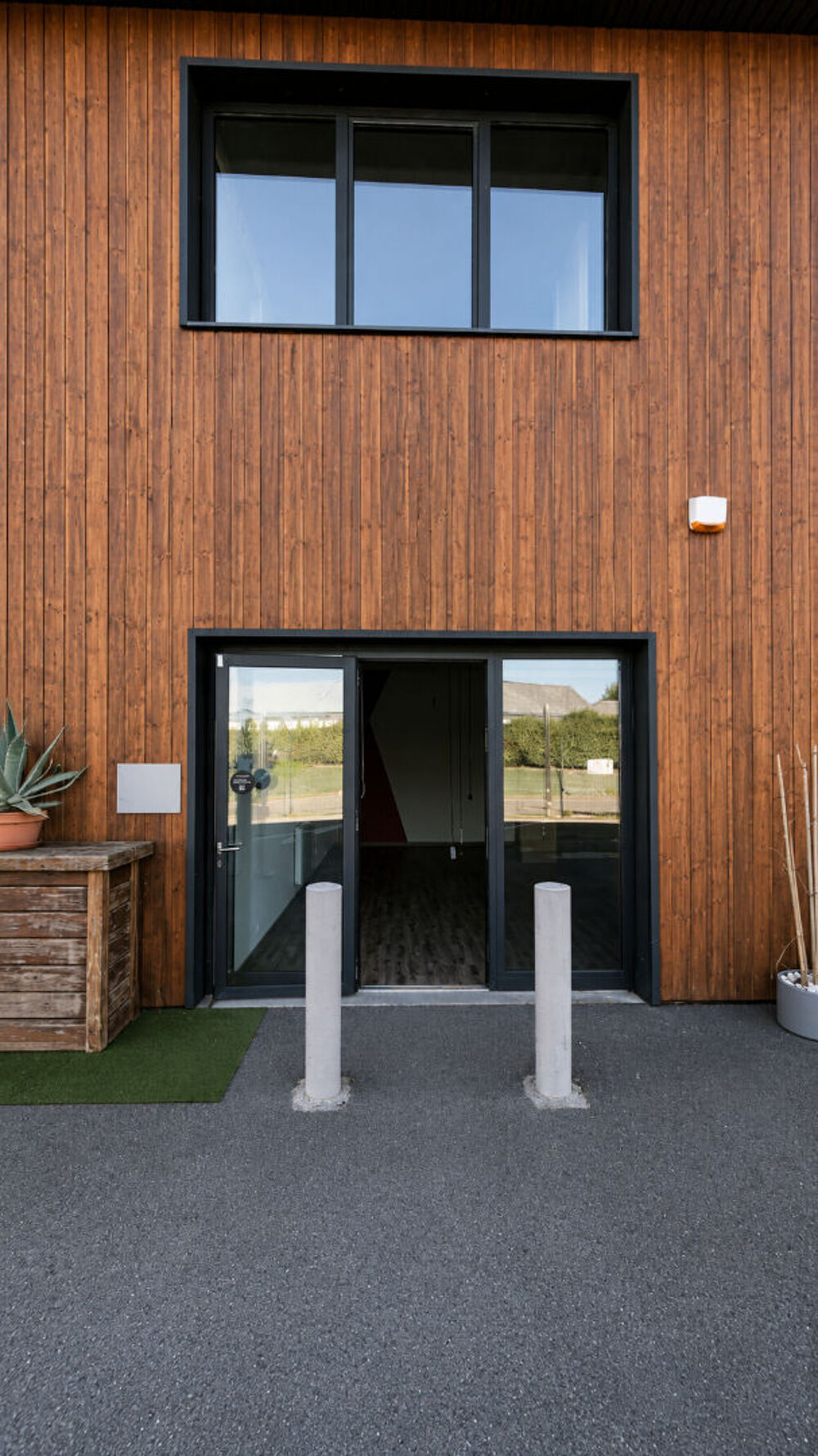   À LOUER UREAU / CABINET AVEC ACCÈS DIRECT DEPUIS LE PARKING - SECTEUR CAVIGNAC 