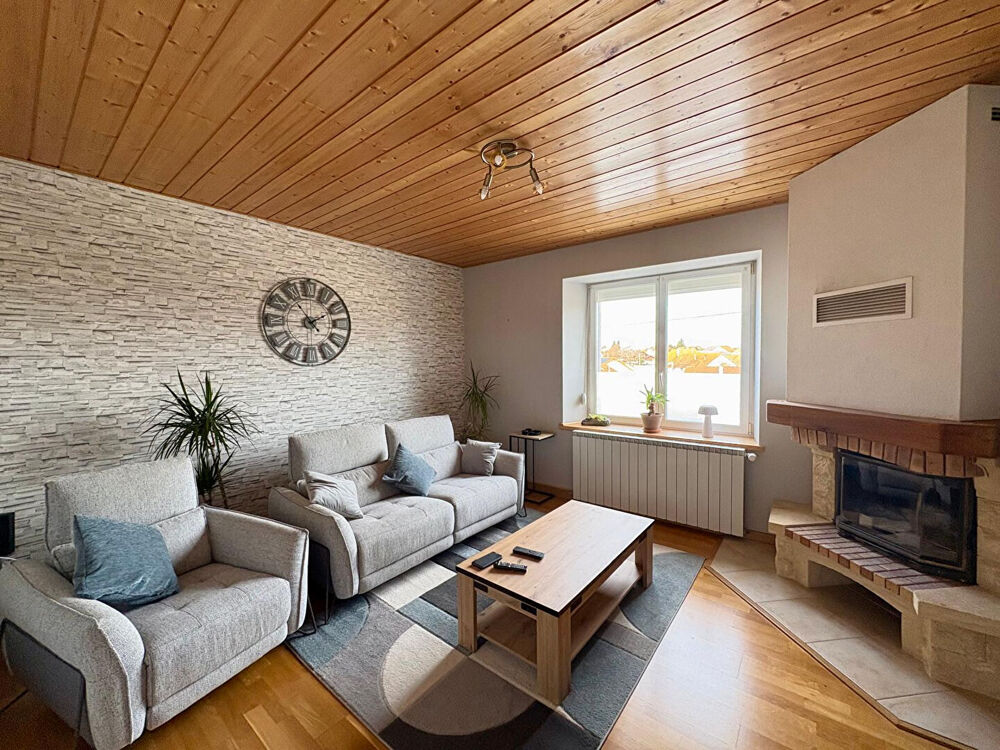 MAISON 8 PIECES SUR TERRAIN DE 8 ARES 299000 EUROS