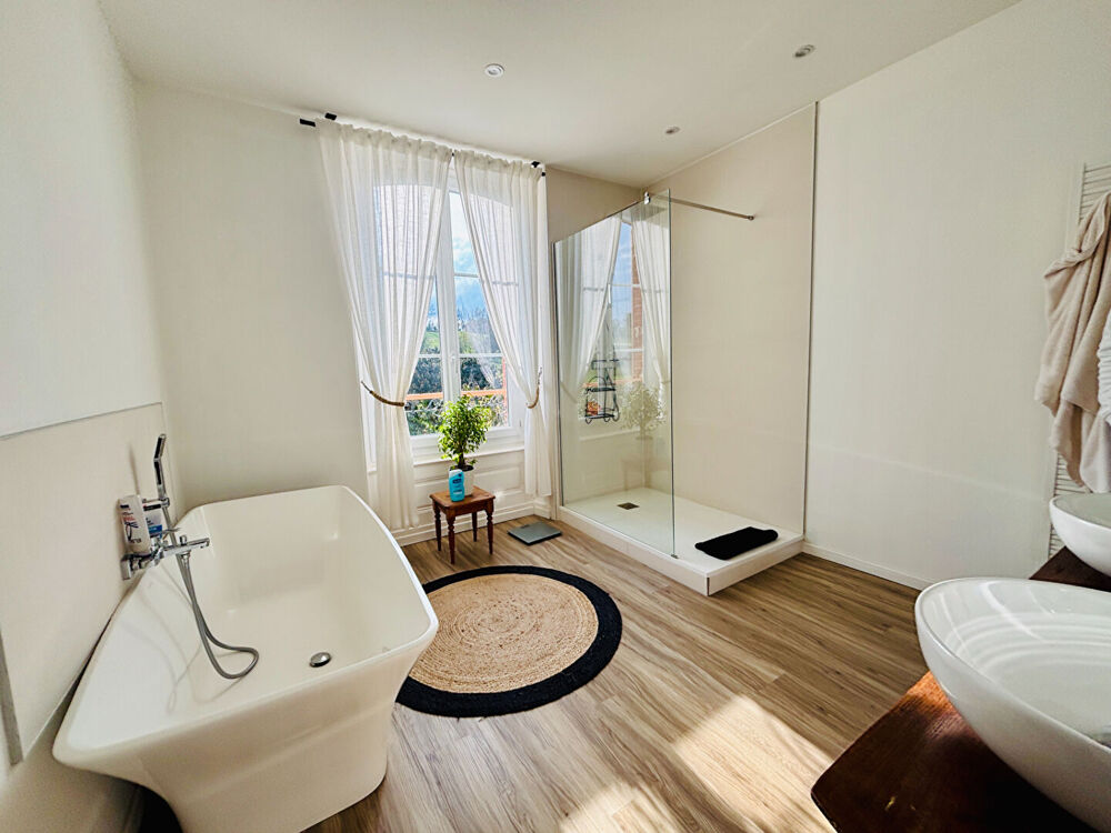 Vente Maison Maison de caractère du XVIIIe siècle 200 m²  sur 2 hectares Proche Caen Argences