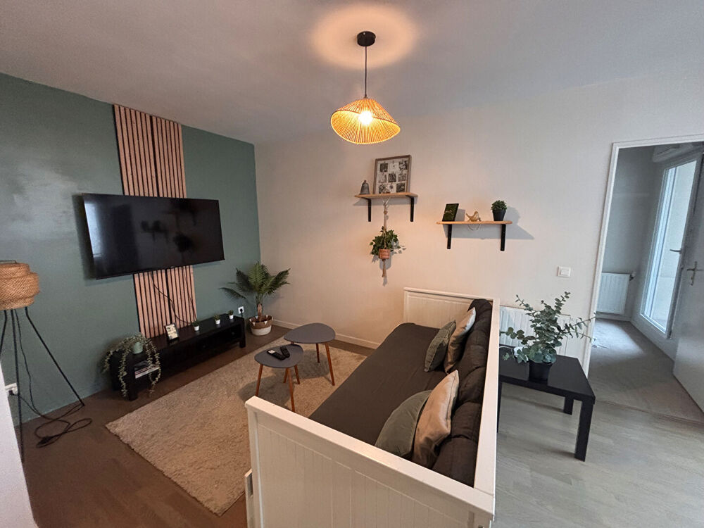 Location Appartement Appartement  4 pièce(s) 77.73 m2 Meublé Massy