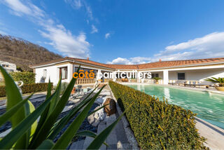  Maison  vendre 6 pices 240 m