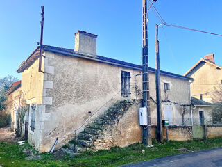  Maison Saint-Savin (86310)