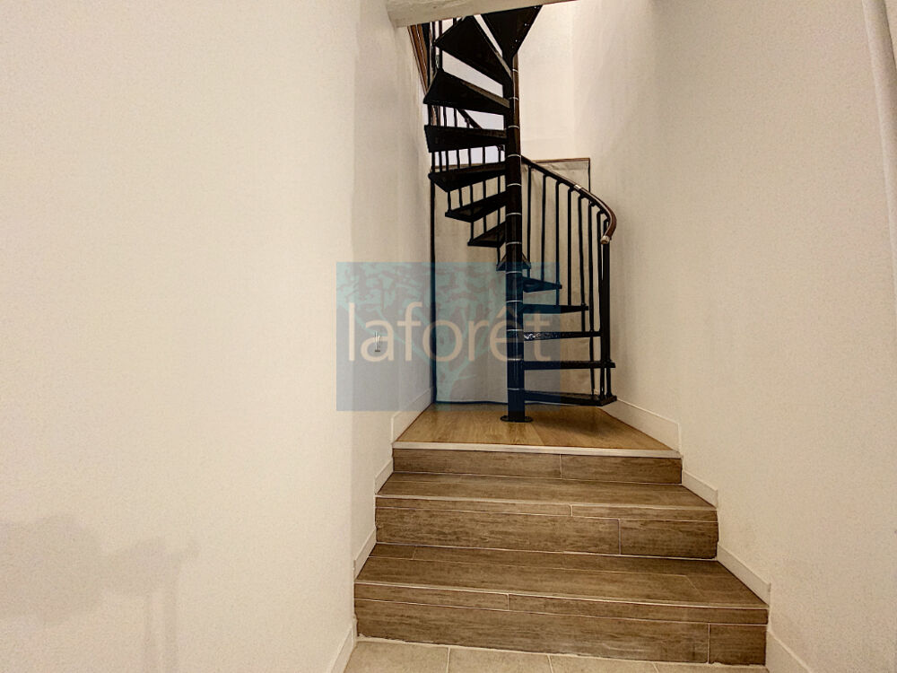 Location Appartement LAMBESC, APPARTEMENT T2 MEUBLE Lambesc