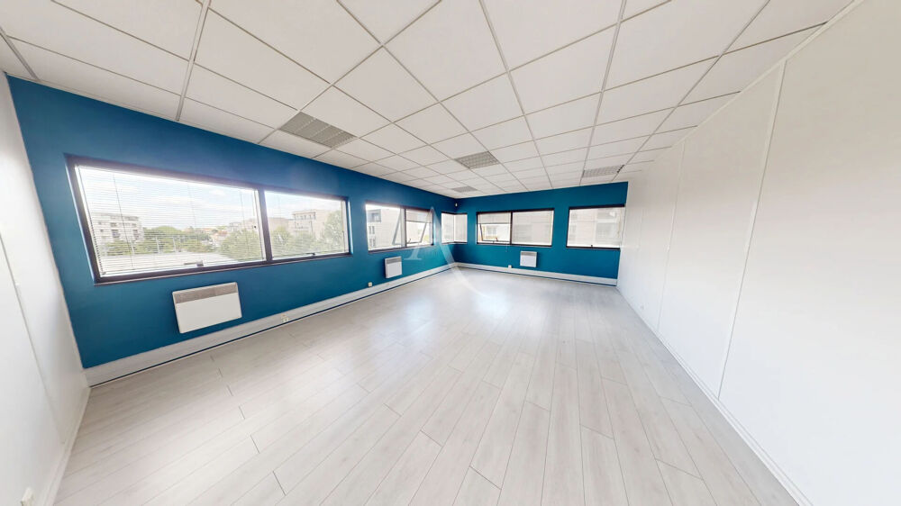   Local commercial CHILLY-MAZARIN 95.03 m² Chilly mazarin