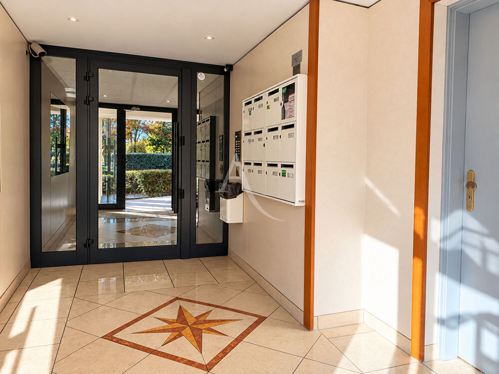 Vente Appartement BUSSY-SAINT-GEORGES : Appartement 3 pièces - RER A - Terrasse 31 M² - Piscine, 2 parkings Bussy saint georges