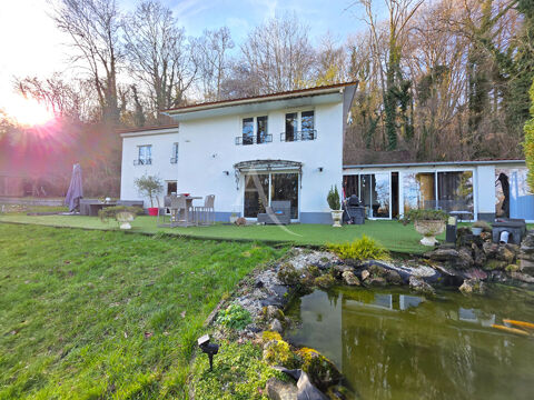   Maison de 4 chambres en bord de voie navigable, vendue meubl�e Maison - 6 pi�ce(s) - 202 m�